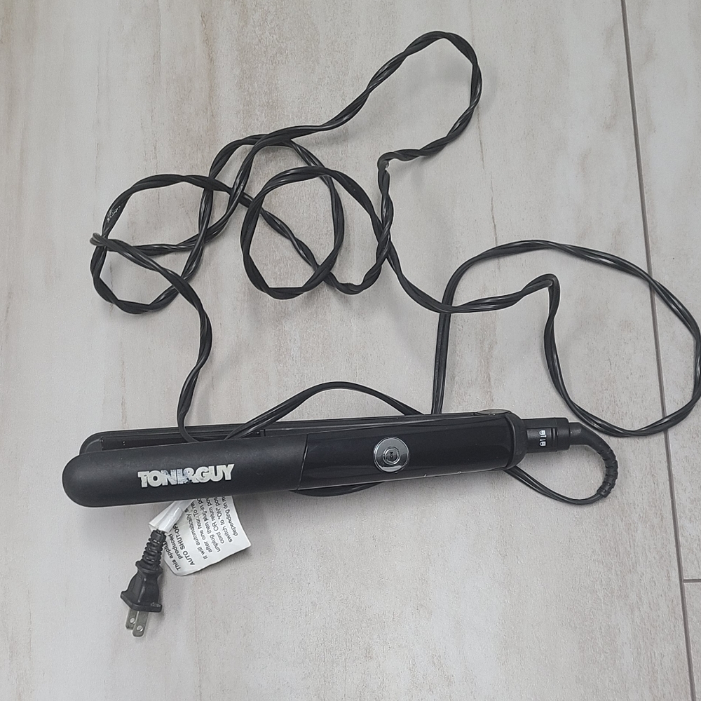 Toni & Guy Hair Straightener $35.00